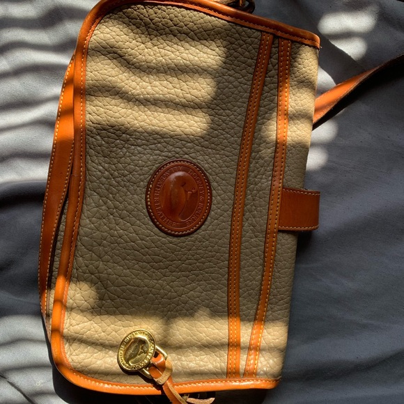 Vintage dooney & bourke crossbody - Picture 3 of 3